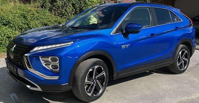 Blau Gebraucht 2022 Mitsubishi Eclipse Cross Plus SUV | 20.650 € (Superpreis) - Bild 1/4