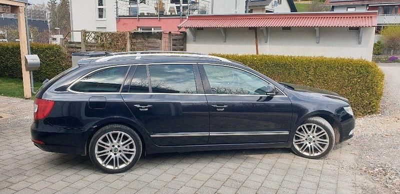 Gebraucht Skoda Superb Elegance 170 PS (125 kW) 2012 Kombi