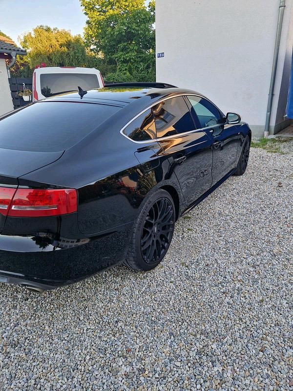 Schwarz Gebraucht 2010 Audi A5 Limousine | 9.000 € (Fairer Preis) - Bild 1/4