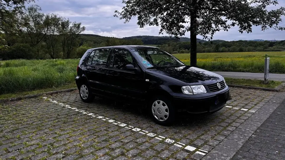 Gebraucht VW Polo 75 PS (55 kW) 2001 Schwarz Kleinwagen