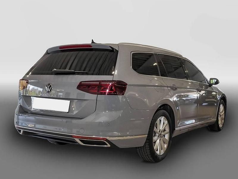 Gebraucht VW Passat Elegance 150 PS (110 kW) 2024 Grau Kombi