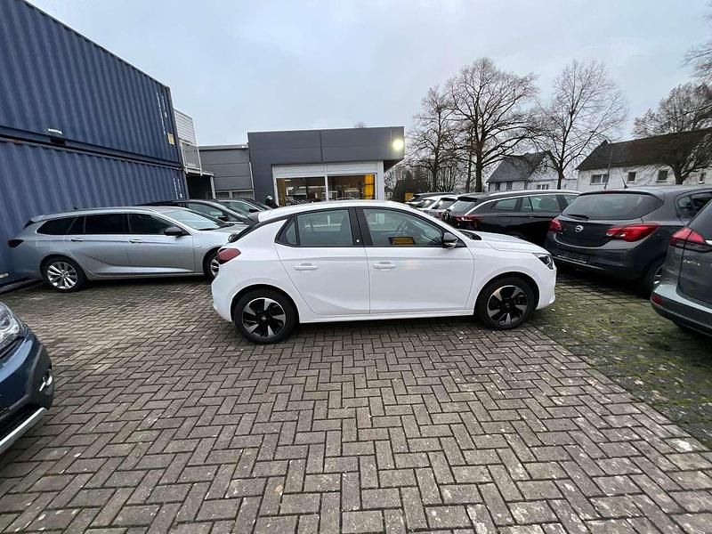Usata Opel Corsa-e Edition 100 kW (136 CV) 2021 Bianco Utilitaria