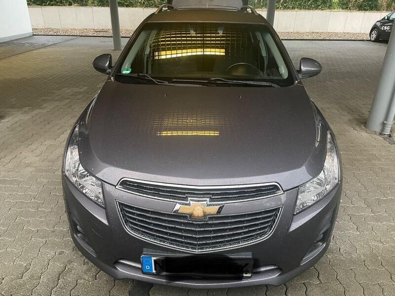 Grau Gebraucht 2013 Chevrolet Cruze LS Kombi | 4.300 € (Fairer Preis) - Bild 1/4