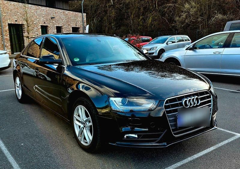 Gebraucht Audi A4 Ambiente 177 PS (130 kW) 2014 Schwarz Limousine