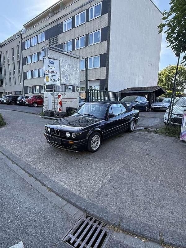 Schwarz Gebraucht 1991 BMW 325 Cabriolet Shadowline Cabrio | 35.999 € - Bild 1/4