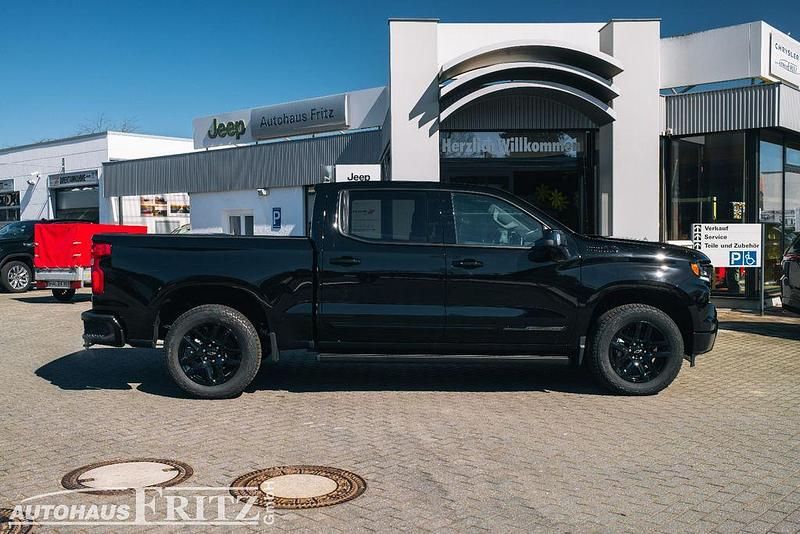 Neu Chevrolet Silverado 426 PS (313 kW) 2026 Schwarz SUV