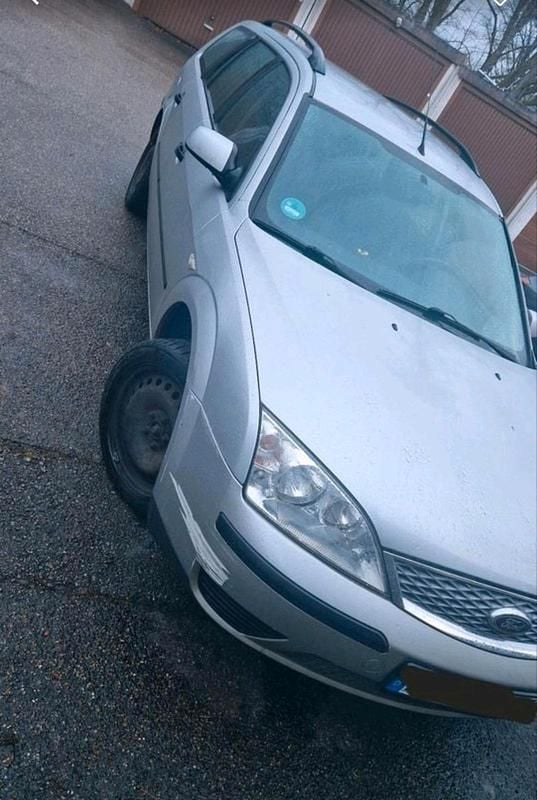 Gebraucht Ford Mondeo 145 PS (106 kW) 2005 Silber Kombi