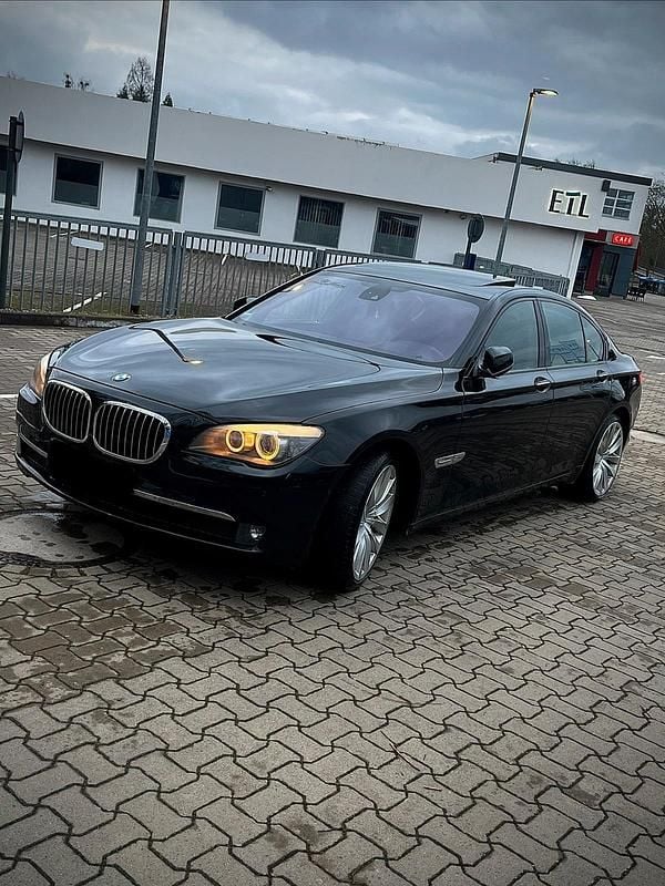 Gebraucht BMW 740L Comfort Edition 313 PS (230 kW) 2012 Schwarz Limousine