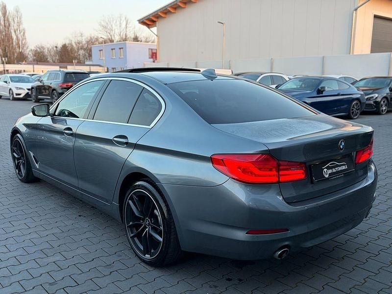 Gebraucht BMW 530 Sport Line 265 PS (194 kW) 2018 Blau Limousine