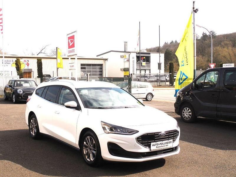 Gebraucht Ford Focus Titanium 120 PS (88 kW) 2022 Weiß Limousine