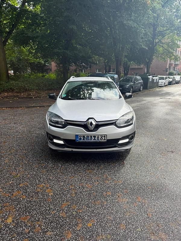 Grau Gebraucht 2016 Renault Mégane III Limousine | 4.700 € (Superpreis) - Bild 1/4