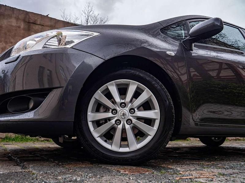 Gebraucht Toyota Auris Executive 124 PS (91 kW) 2007 Magnetic grey Kleinwagen