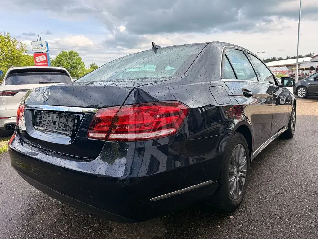 Gebraucht Mercedes E350 252 PS (185 kW) 2014 Blau Limousine