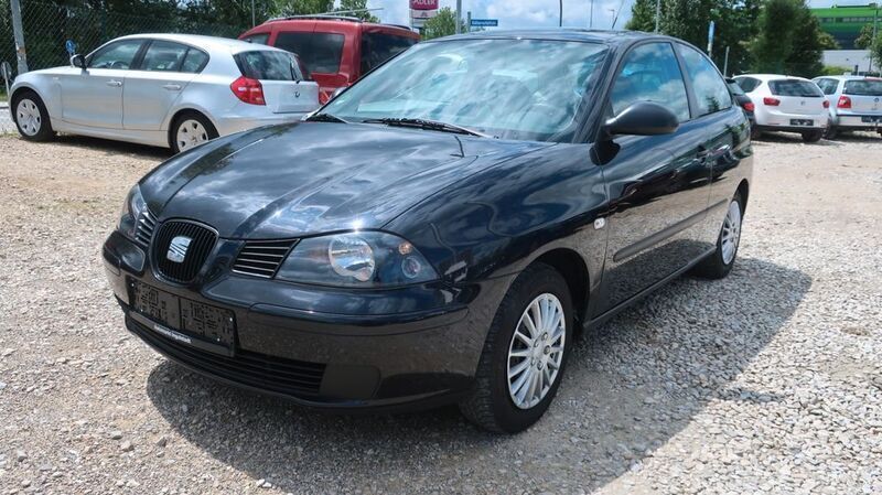 Schwarz Gebraucht 2004 Seat Ibiza Reference Limousine | 1.190 € (Guter Preis) - Bild 1/4
