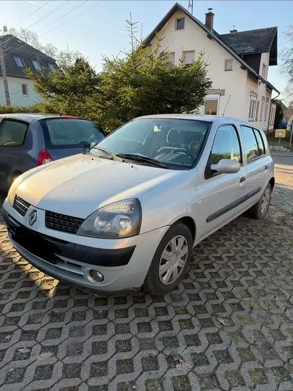 Occasion Renault Clio II Expression 98 ch (72 kW) 2003 Argent Berline
