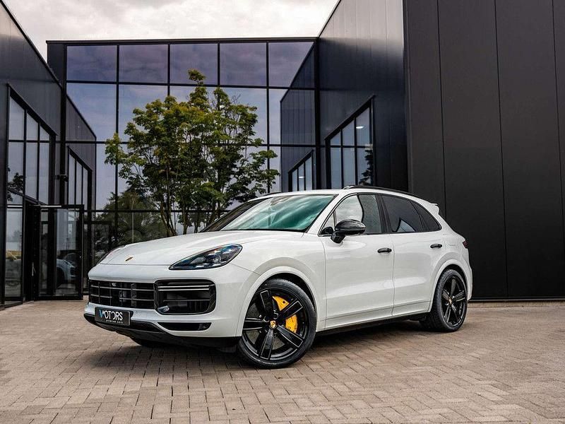 Weiß Gebraucht 2020 Porsche Cayenne Turbo S Sport SUV | 79.995 € - Bild 1/4