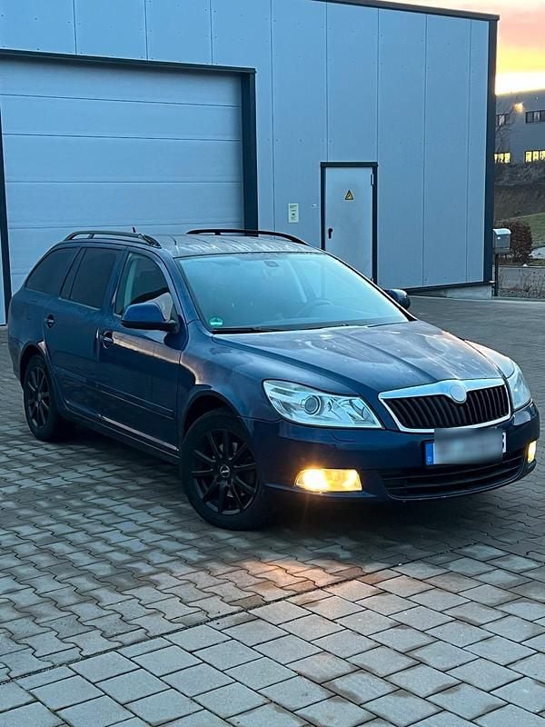 Blau Gebraucht 2010 Skoda Octavia Kombi | 3.800 € (Superpreis) - Bild 1/4