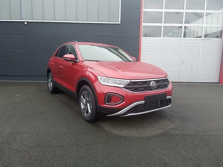 Kings red metallic kings red metallic Neu 2025 VW T-Roc SUV | 31.890 € (Superpreis) - Bild 1/4