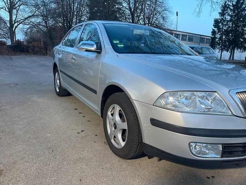 Gebraucht Skoda Octavia 101 PS (74 kW) 2004 Silber Limousine