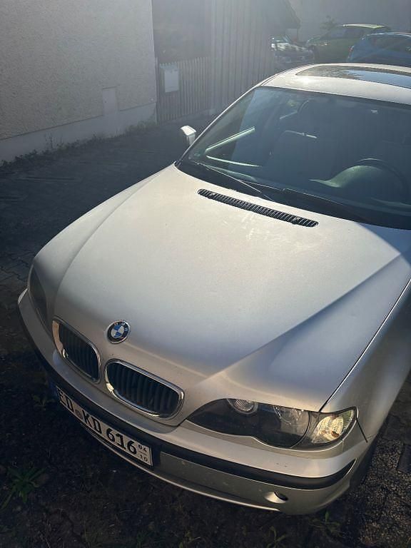 Grau Gebraucht 2004 BMW 316 Limousine | 8.500 € - Bild 1/4