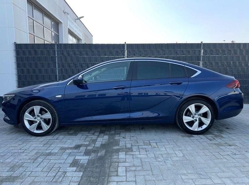 Gebraucht Opel Insignia Dynamic 136 PS (100 kW) 2020 Blau Limousine