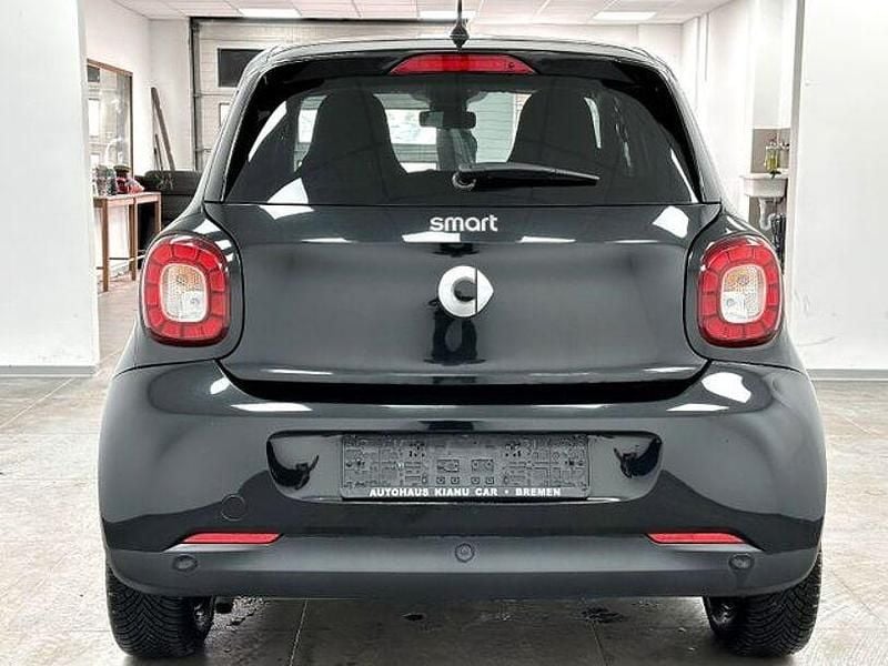 Usado Smart ForFour Basis 90 HP (66 kW) 2017 Preto Citadino