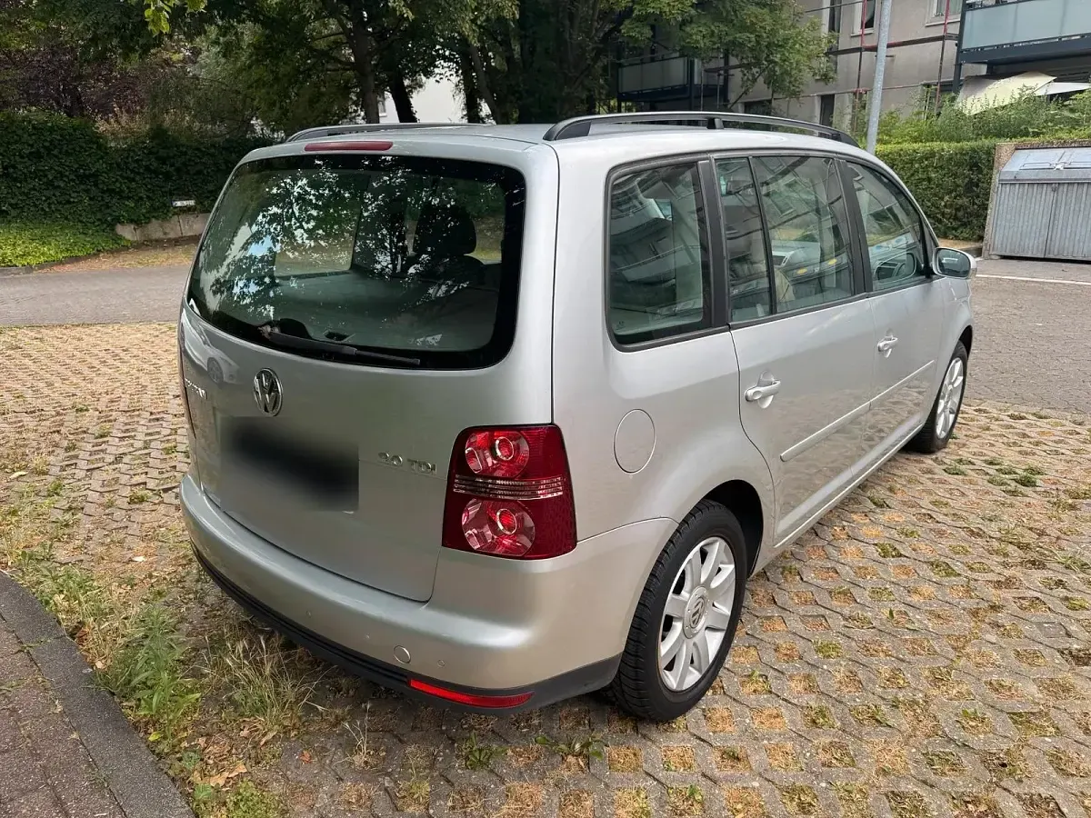 Gebraucht VW Touran 140 PS (102 kW) 2007 Silber Van / Kleinbus