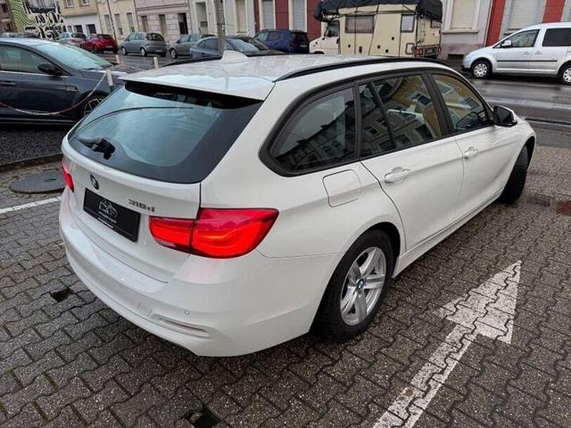 Gebraucht BMW 318 Advantage 150 PS (110 kW) 2018 Weiß Kombi