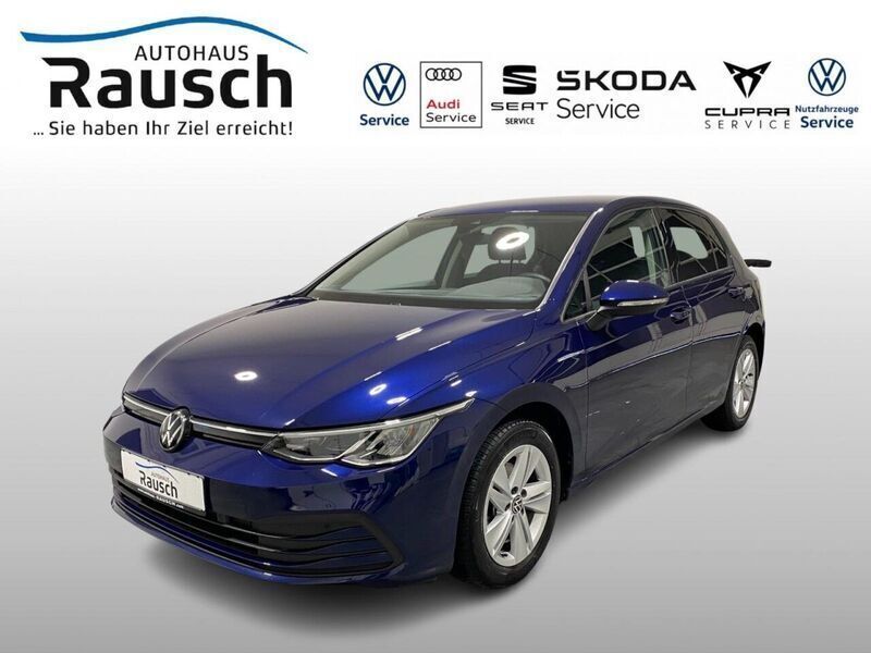 Blau Gebraucht 2023 VW Golf VIII Life Limousine | 24.350 € (Fairer Preis) - Bild 1/4
