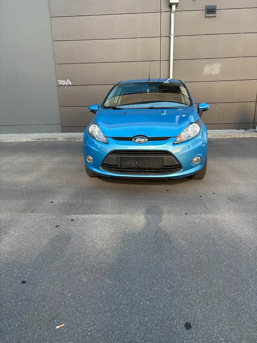 Gebraucht Ford Fiesta Trend 60 PS (44 kW) 2011 Blau Kleinwagen