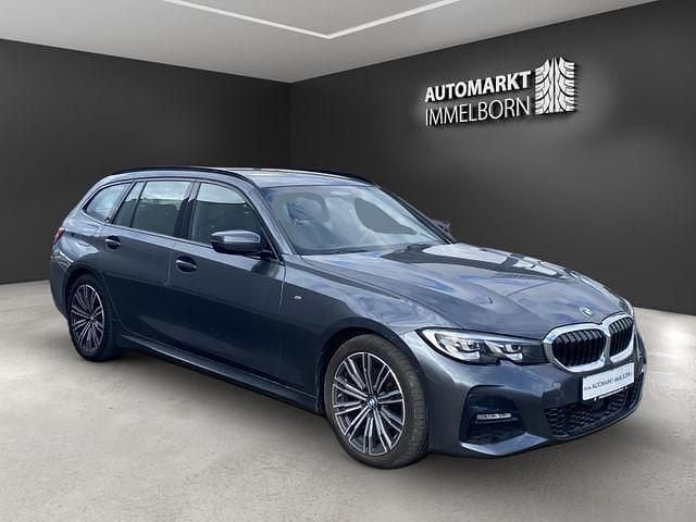 Grau Gebraucht 2021 BMW 320 M Sport Kombi | 33.750 € (Fairer Preis) - Bild 1/4