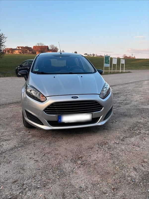 Gebraucht Ford Fiesta 105 PS (77 kW) 2016 Silber Kleinwagen