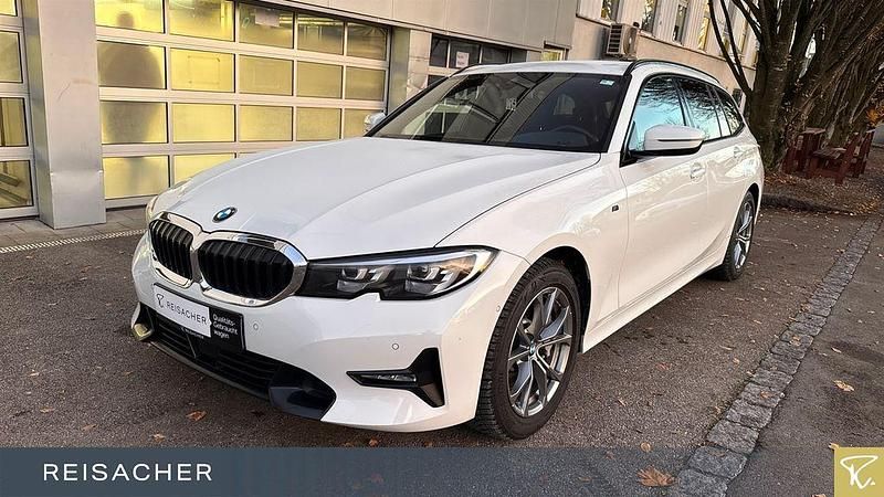 Weiß Gebraucht 2022 BMW 330 Sport Line Limousine | 31.990 € (Fairer Preis) - Bild 1/4