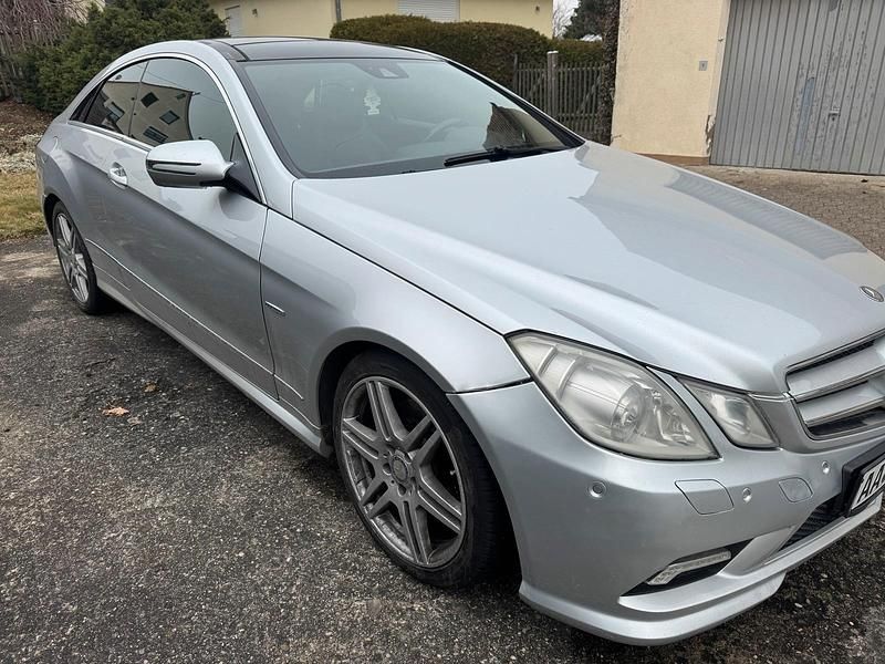 Gebraucht Mercedes E350 231 PS (169 kW) 2010 Silber Coupé