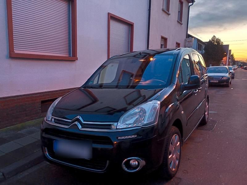 Gebraucht Citroën Berlingo 92 PS (67 kW) 2013 Schwarz Van / Kleinbus