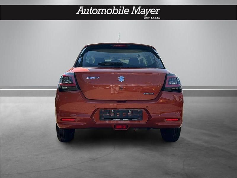 Neu Suzuki Swift Club 83 PS (61 kW) 2025 Orange Kleinwagen