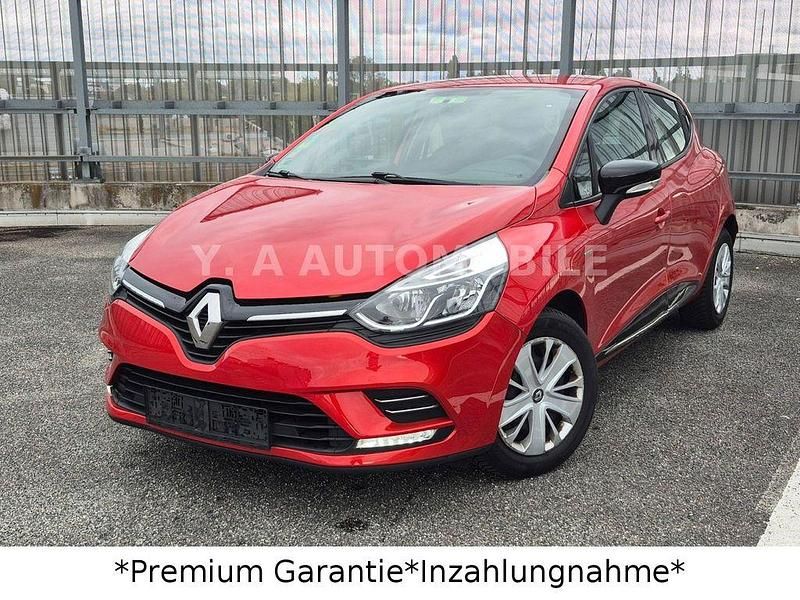 Rot Gebraucht 2017 Renault Clio IV LIMITED Limousine | 7.999 € (Fairer Preis) - Bild 1/4