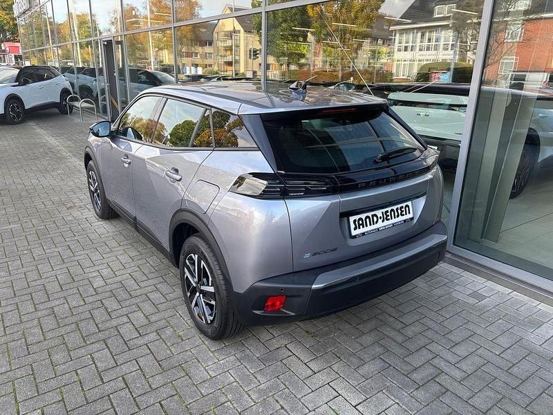 Gebraucht Peugeot e-2008 Active 100 kW (136 PS) 2024 Grau SUV