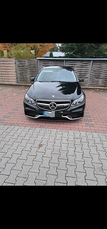 Gebraucht Mercedes E300 231 PS (169 kW) 2015 Schwarz Limousine