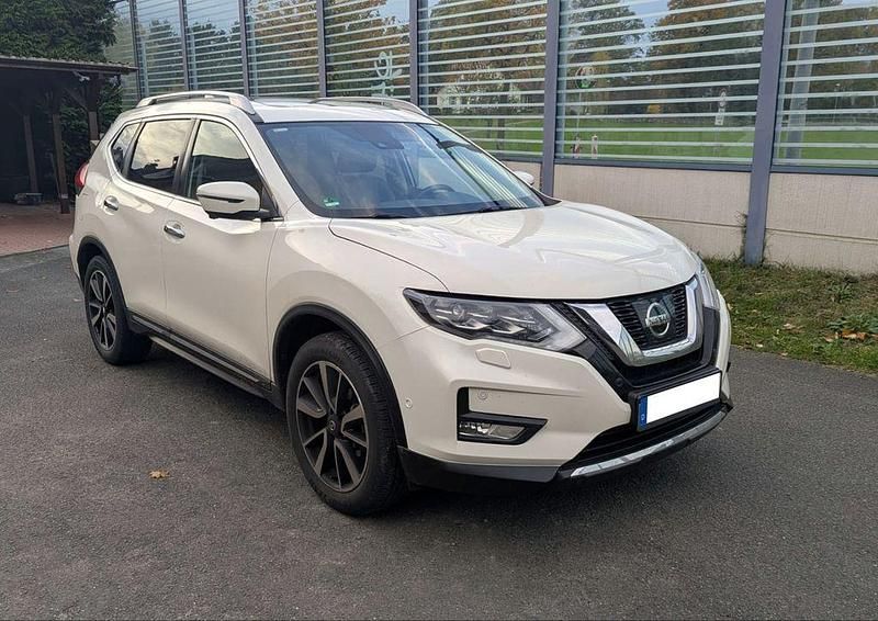Weiß Gebraucht 2018 Nissan X-Trail Tekna SUV | 17.990 € (Guter Preis) - Bild 1/4