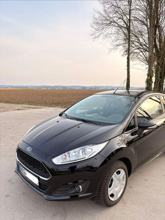Gebraucht Ford Fiesta 82 PS (60 kW) 2016 Schwarz Kleinwagen