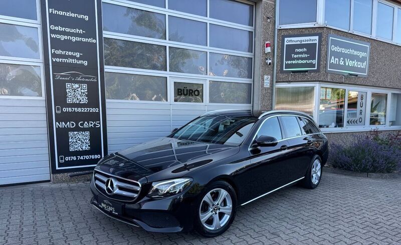 Schwarz Gebraucht 2017 Mercedes E200 Kombi | 20.997 € (Fairer Preis) - Bild 1/4