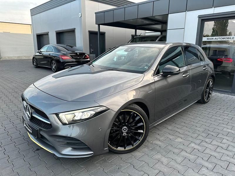 Gebraucht Mercedes A180 AMG 136 PS (100 kW) 2019 Grau Limousine