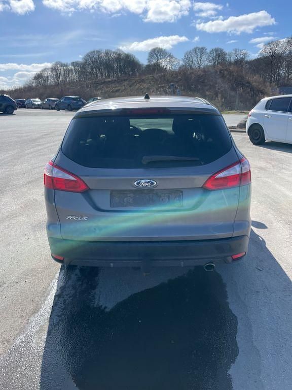 Gebraucht Ford Focus Titanium 116 PS (85 kW) 2013 Braun Limousine