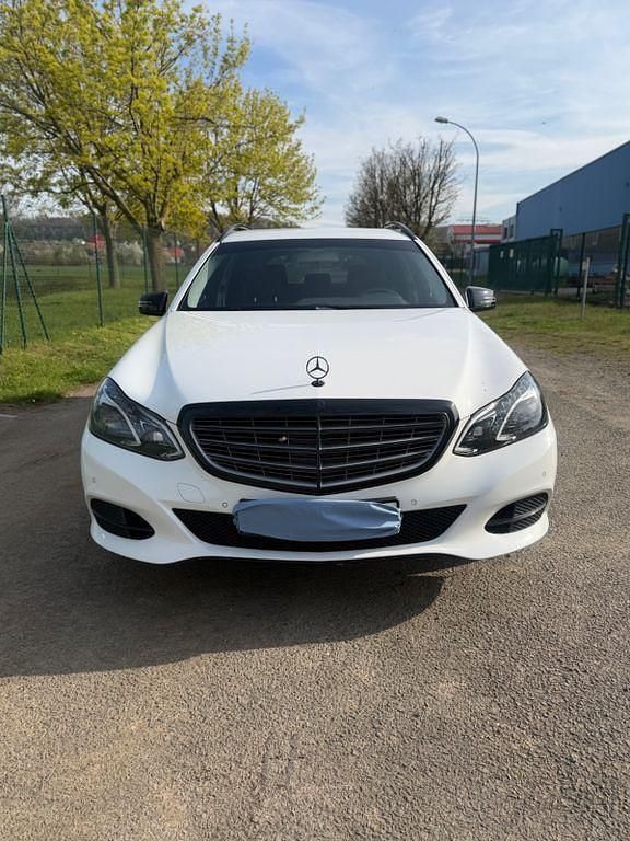 Gebraucht Mercedes E200 136 PS (100 kW) 2014 Weiß Limousine