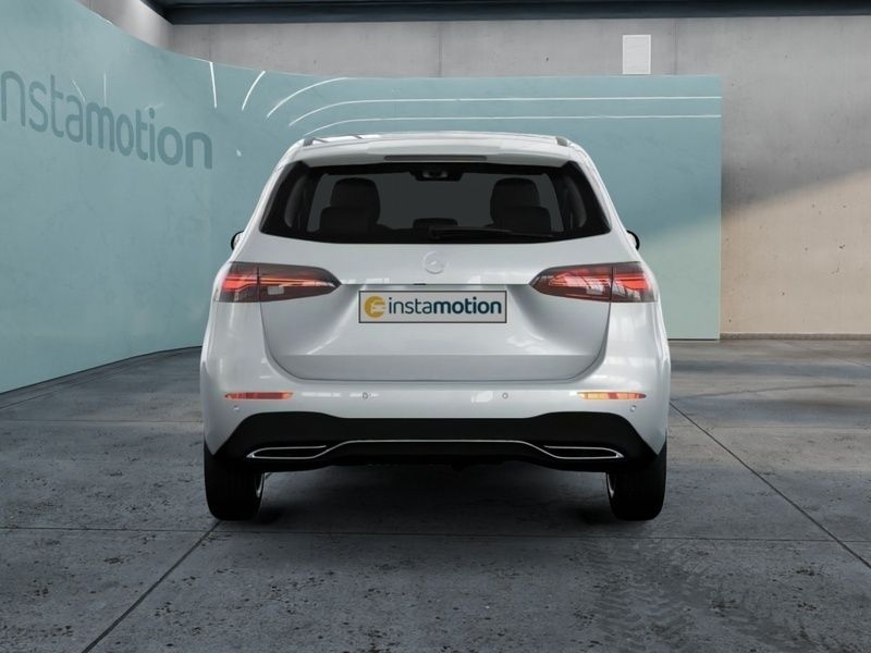 Gebraucht Mercedes B250 224 PS (164 kW) 2024 Weiß Van / Kleinbus