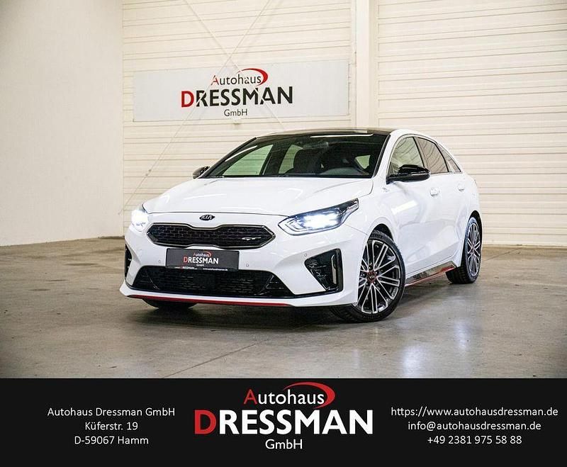 Weiß Gebraucht 2021 Kia ProCeed GT Kleinwagen | 25.280 € (Guter Preis) - Bild 1/4