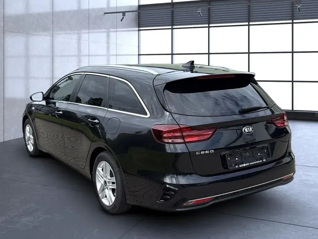 Gebraucht Kia Ceed 140 PS (102 kW) 2019 Schwarz Kleinwagen