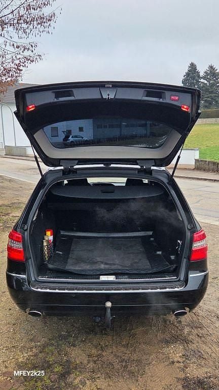 Gebraucht Mercedes E300 Elegance 231 PS (169 kW) 2012 Schwarz Limousine