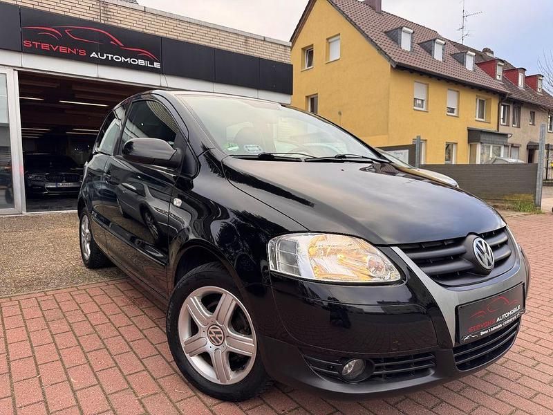 Gebraucht VW Fox Style 60 PS (44 kW) 2011 Schwarz Kleinwagen